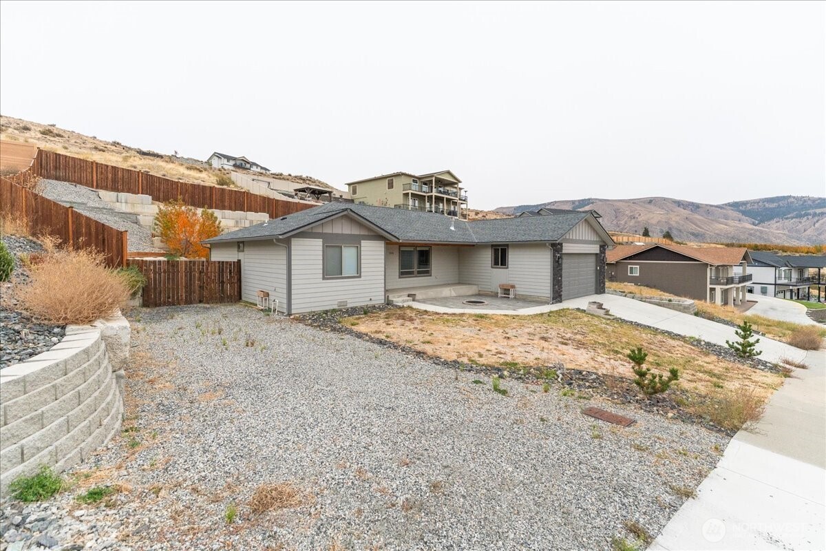 9978 Saska Way Entiat, WA 98822 - Photo 35 of 35 a house with a outdoor space