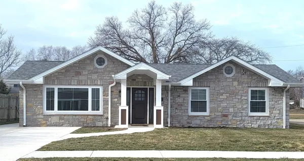 $995,500 | 340 North Berrien Street, New Buffalo, MI 49117