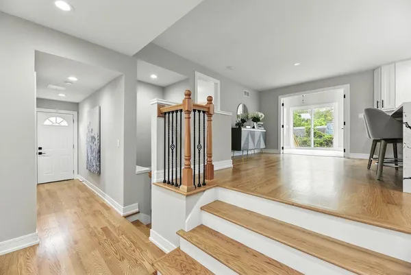 $995,500 | 340 North Berrien Street, New Buffalo, MI 49117