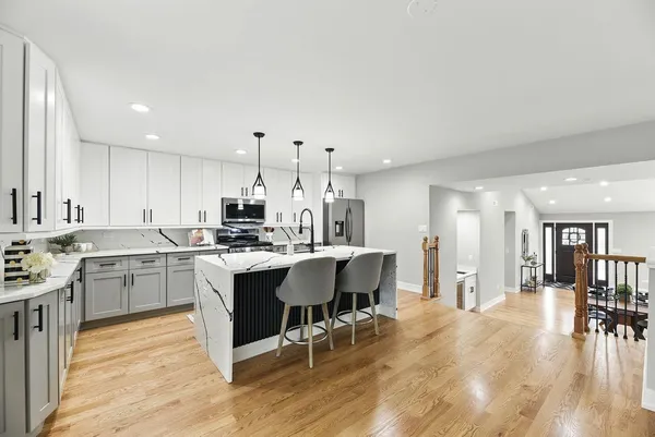 $995,500 | 340 North Berrien Street, New Buffalo, MI 49117