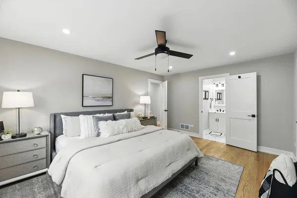 $995,500 | 340 North Berrien Street, New Buffalo, MI 49117