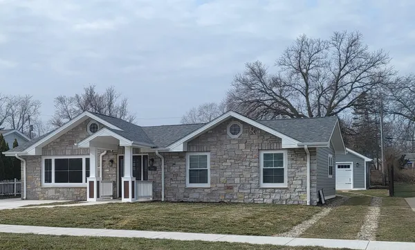 $995,500 | 340 North Berrien Street, New Buffalo, MI 49117