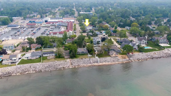 $995,500 | 340 North Berrien Street, New Buffalo, MI 49117