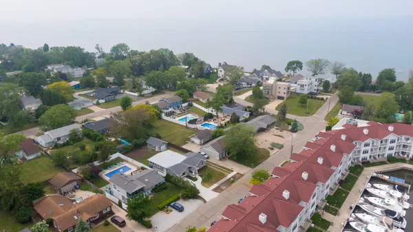$995,500 | 340 North Berrien Street, New Buffalo, MI 49117