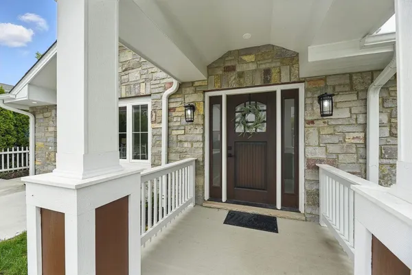 $995,500 | 340 North Berrien Street, New Buffalo, MI 49117