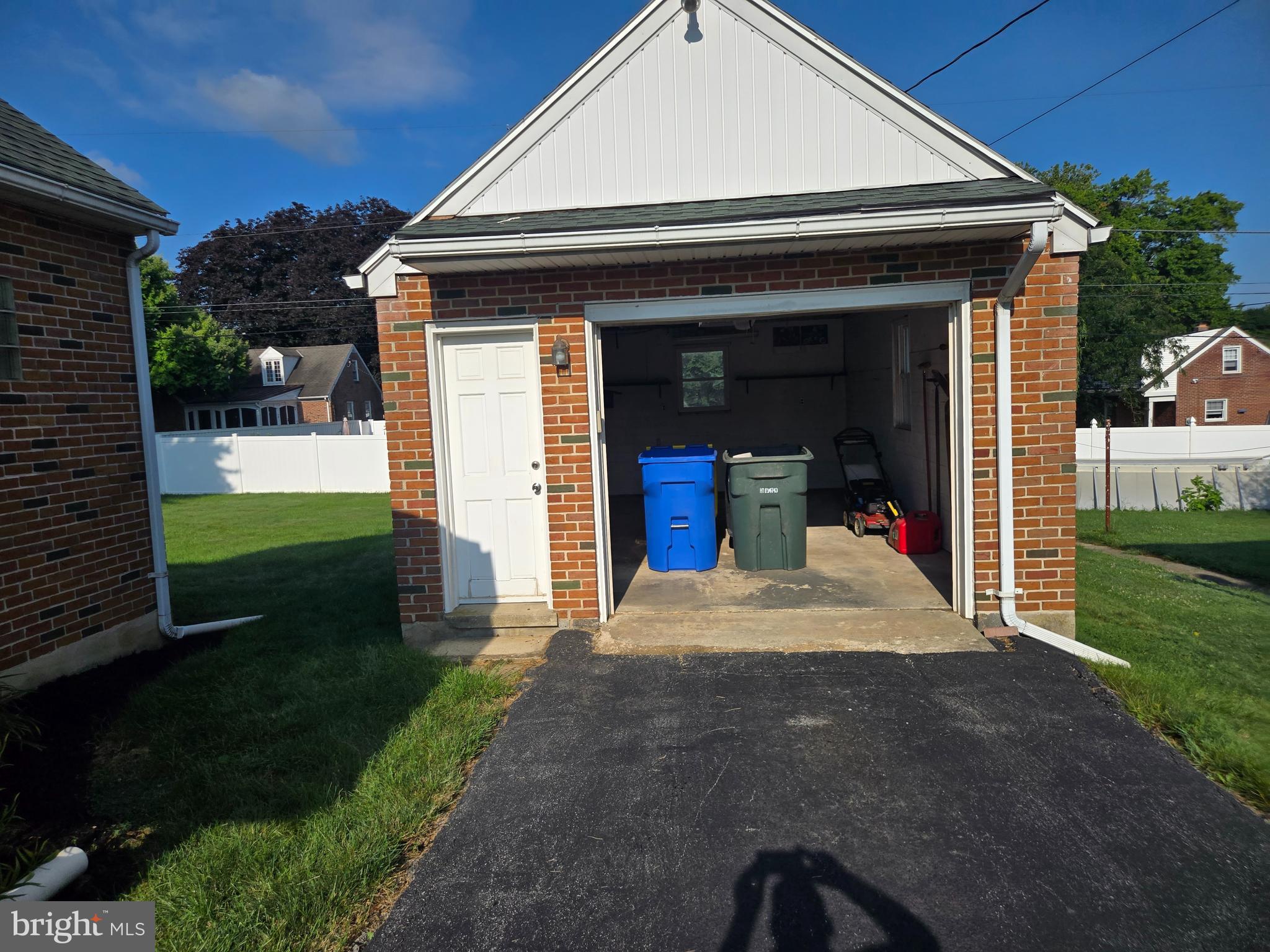 220 Edgewood Road York, PA 17402 - Photo 5 of 20