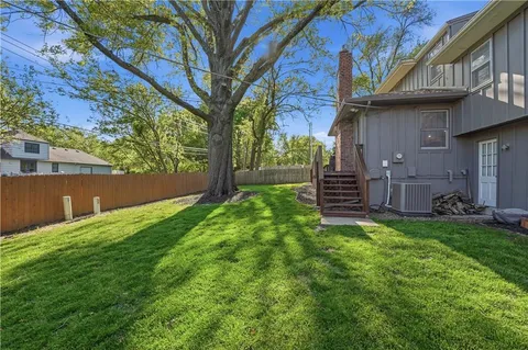 $699,950 | 5475 West 85th Terrace, Prairie Village, KS 66207