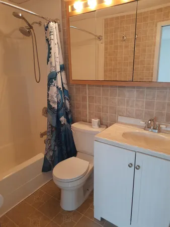 $1,900 | 7 Autumn Leaf Drive, Unit 3, Nashua, NH 03060