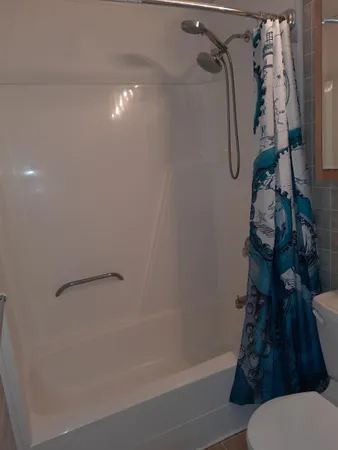 $1,900 | 7 Autumn Leaf Drive, Unit 3, Nashua, NH 03060