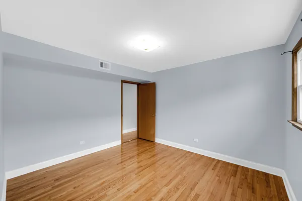$2,500 | 5740 North Lowell Avenue, Unit 2, Chicago, IL 60646