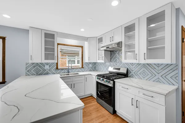 $2,500 | 5740 North Lowell Avenue, Unit 2, Chicago, IL 60646
