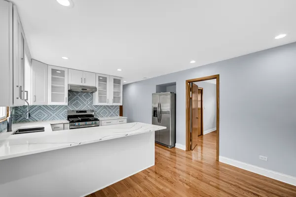 $2,500 | 5740 North Lowell Avenue, Unit 2, Chicago, IL 60646
