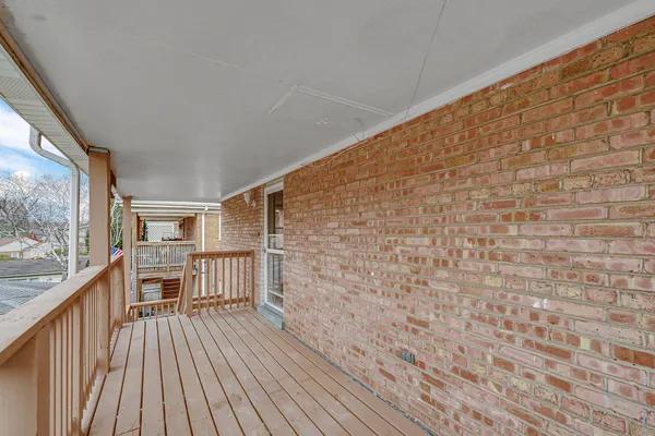 $2,500 | 5740 North Lowell Avenue, Unit 2, Chicago, IL 60646