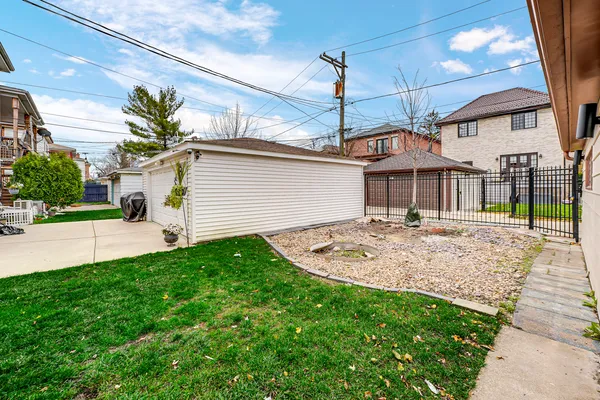 $2,500 | 5740 North Lowell Avenue, Unit 2, Chicago, IL 60646