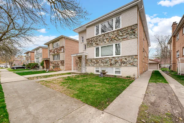 $2,500 | 5740 North Lowell Avenue, Unit 2, Chicago, IL 60646