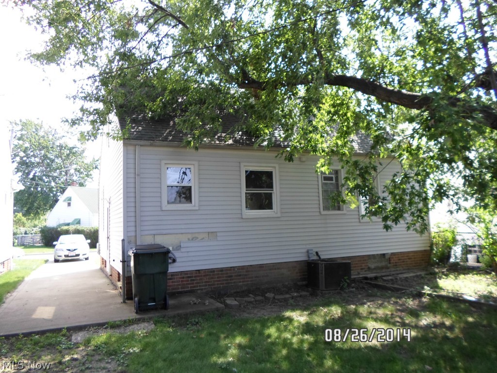 30005 Regent Road Wickliffe, OH 44092 - Photo 2 of 12 Gallery Image 2