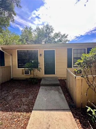 $1,050 | 2490 Southwest 14th Drive, Unit 35, Gainesville, FL 32608