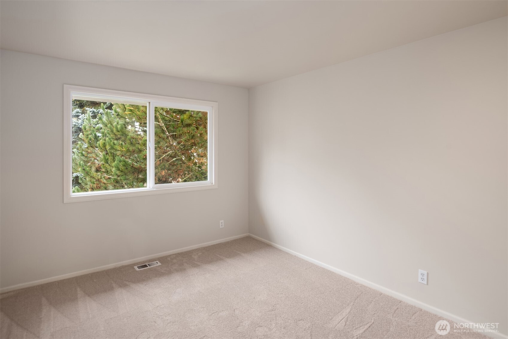 3014 213th Street Southeast Bothell, WA 98021 - Photo 25 of 33 an empty room with a window