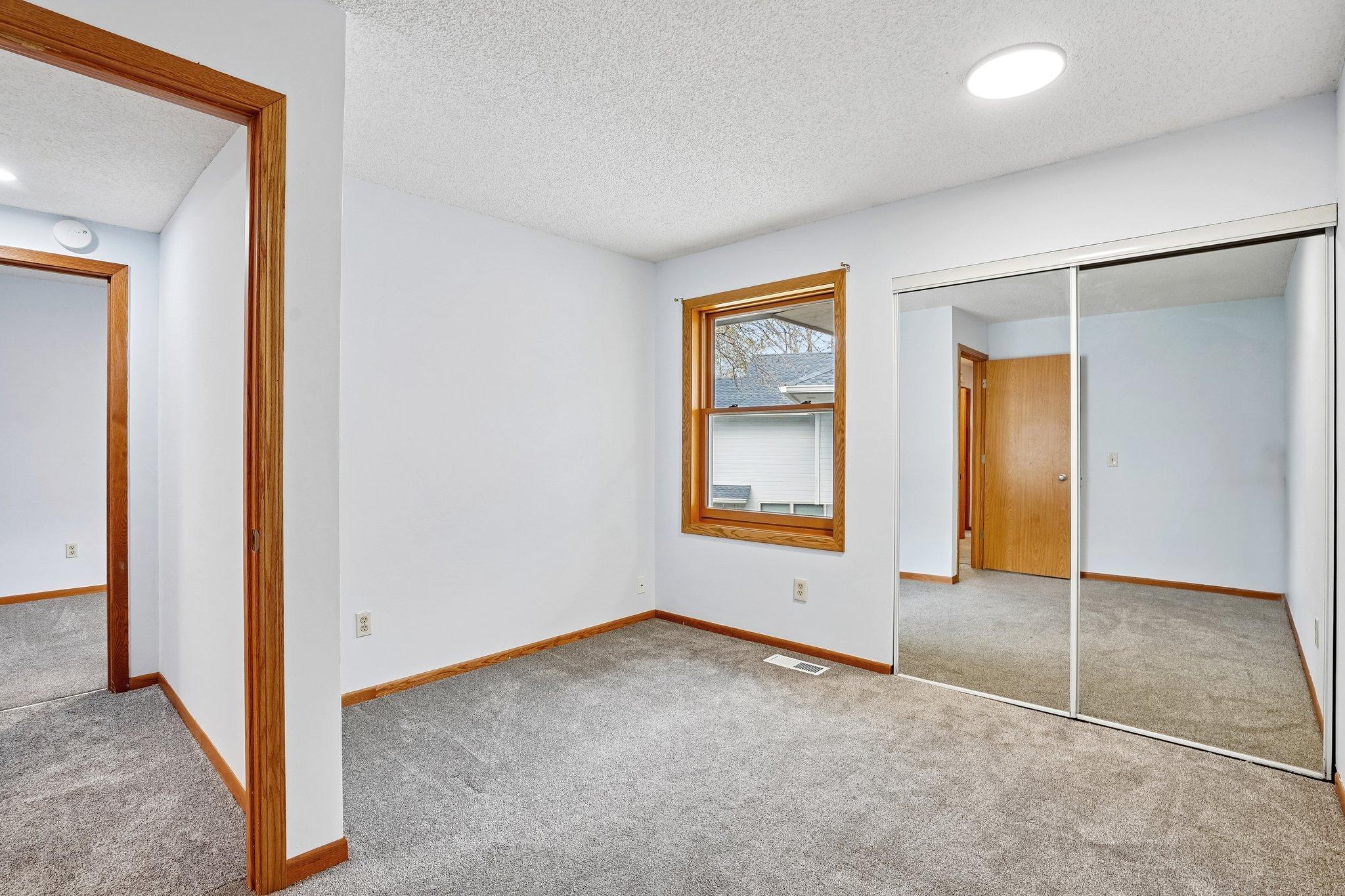 18669 Clear View Court Minnetonka, MN 55345 - Photo 24 of 34
