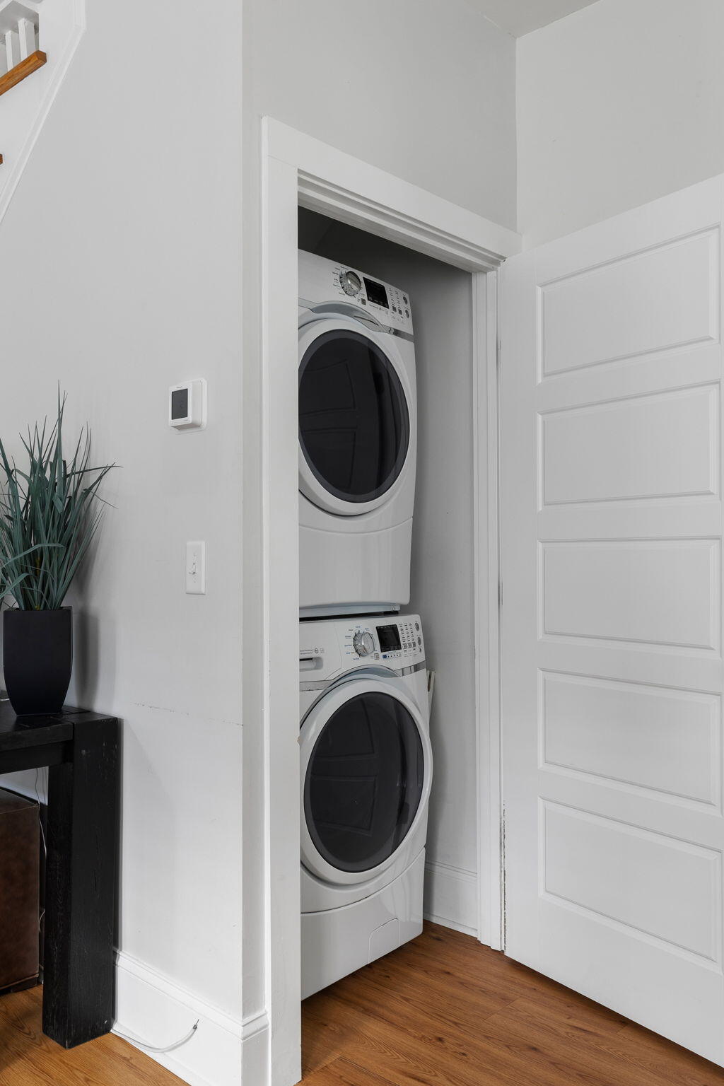162 Spring Street, Unit E Charleston, SC 29403 - Photo 7 of 26