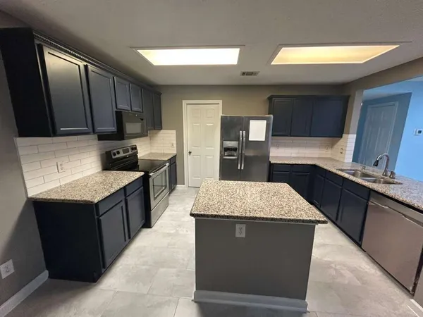 $1,975 | 1006 Quail Valley Drive, Georgetown, TX 78626