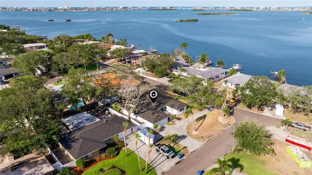 $649,900 | 8296 33rd Avenue North, St. Petersburg, FL 33710