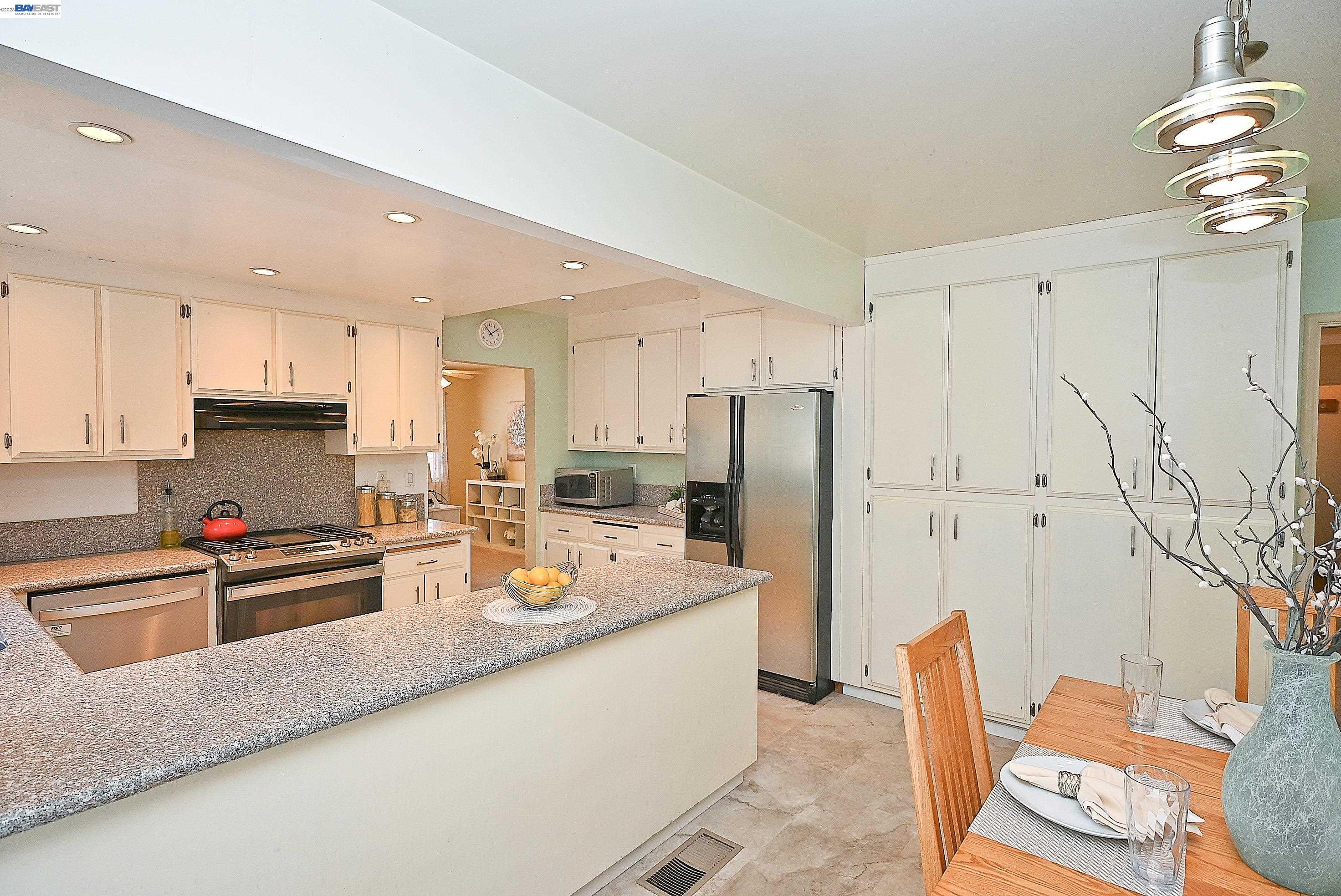 18616 Sandy Road Castro Valley, CA 94546 - Photo 11 of 37