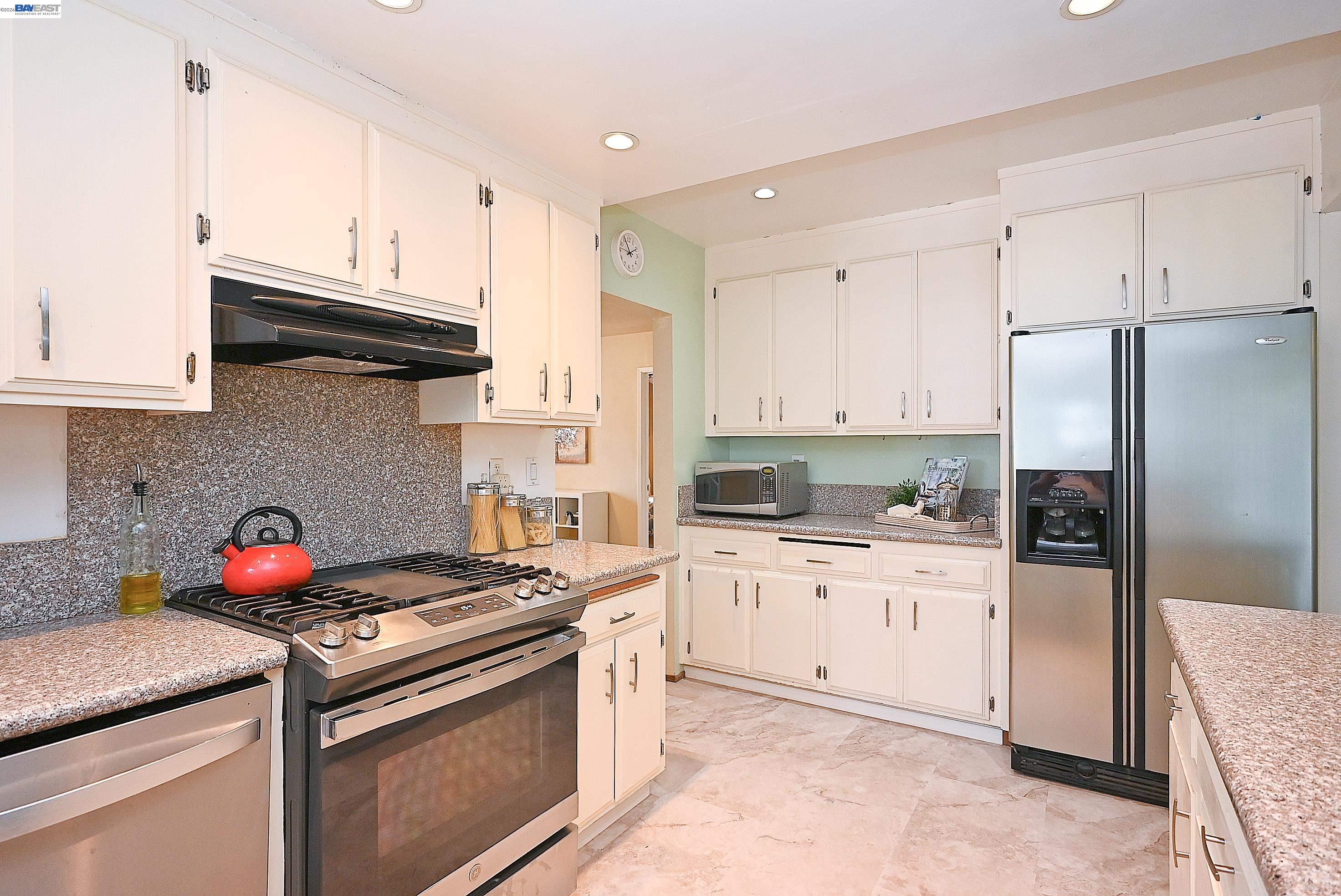 18616 Sandy Road Castro Valley, CA 94546 - Photo 14 of 37