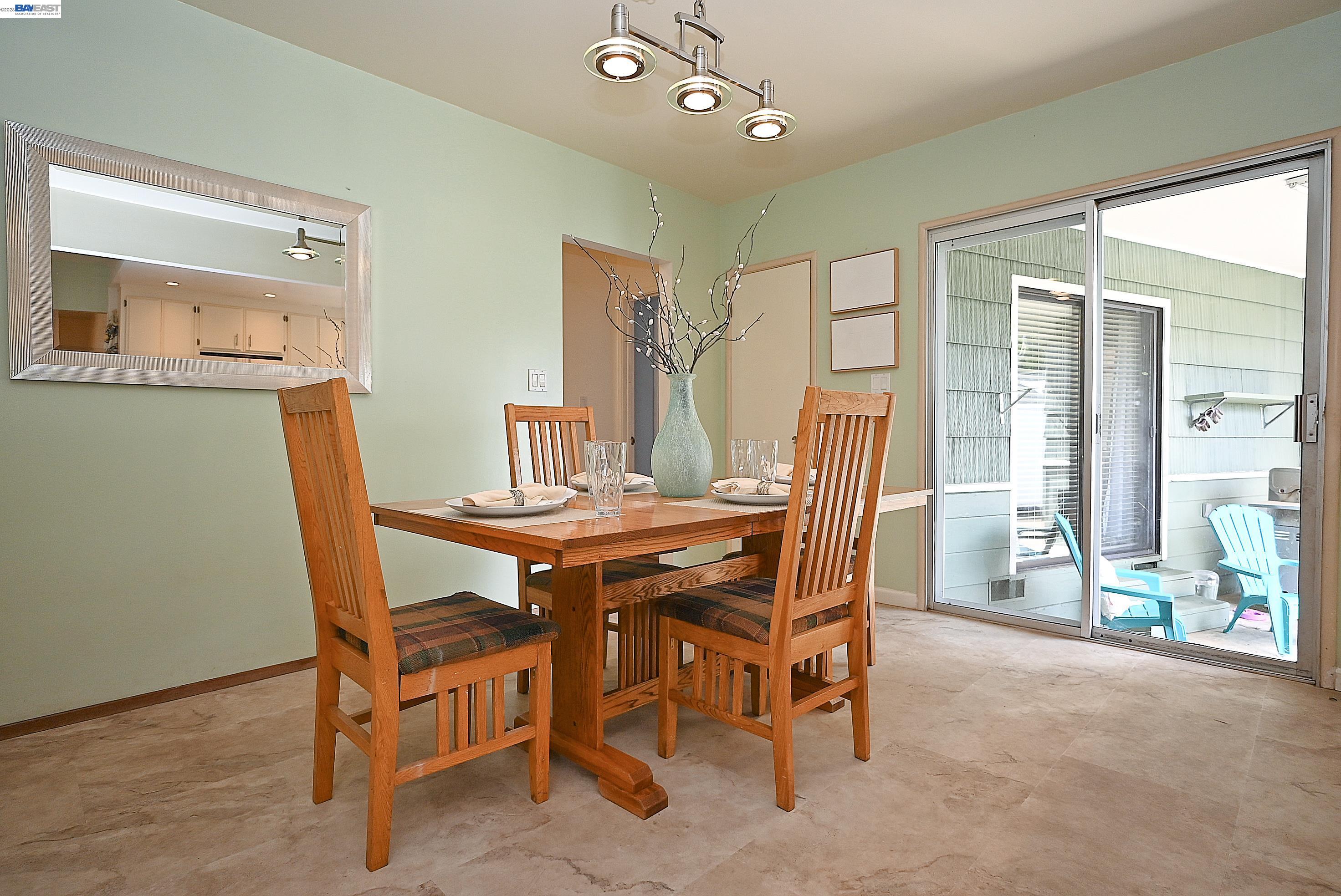 18616 Sandy Road Castro Valley, CA 94546 - Photo 9 of 37