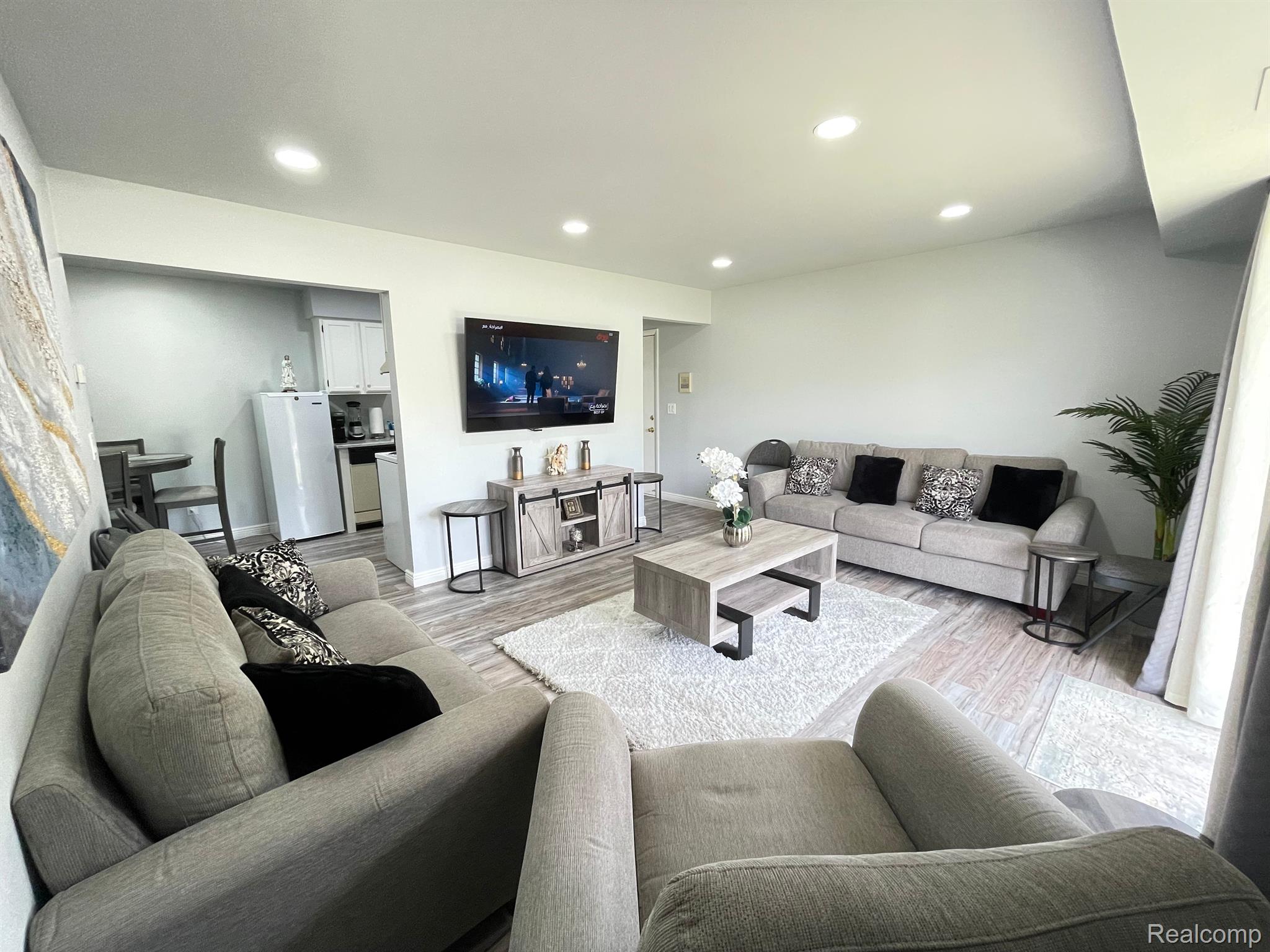 43244 Mound Road, Unit 1 Sterling Heights, MI 48314 - Photo 8 of 29 Gallery Image 8