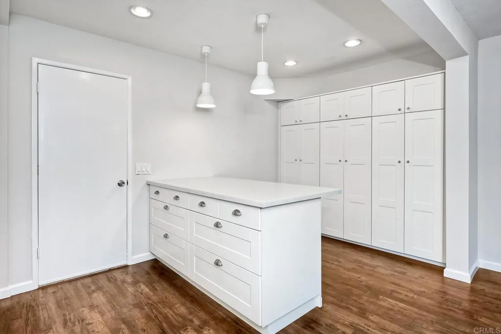 2425 Torrejon Place Carlsbad, CA 92009 - Photo 9 of 61