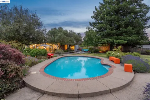 $1,795,000 | 5842 Highwood Road, Castro Valley, CA 94552