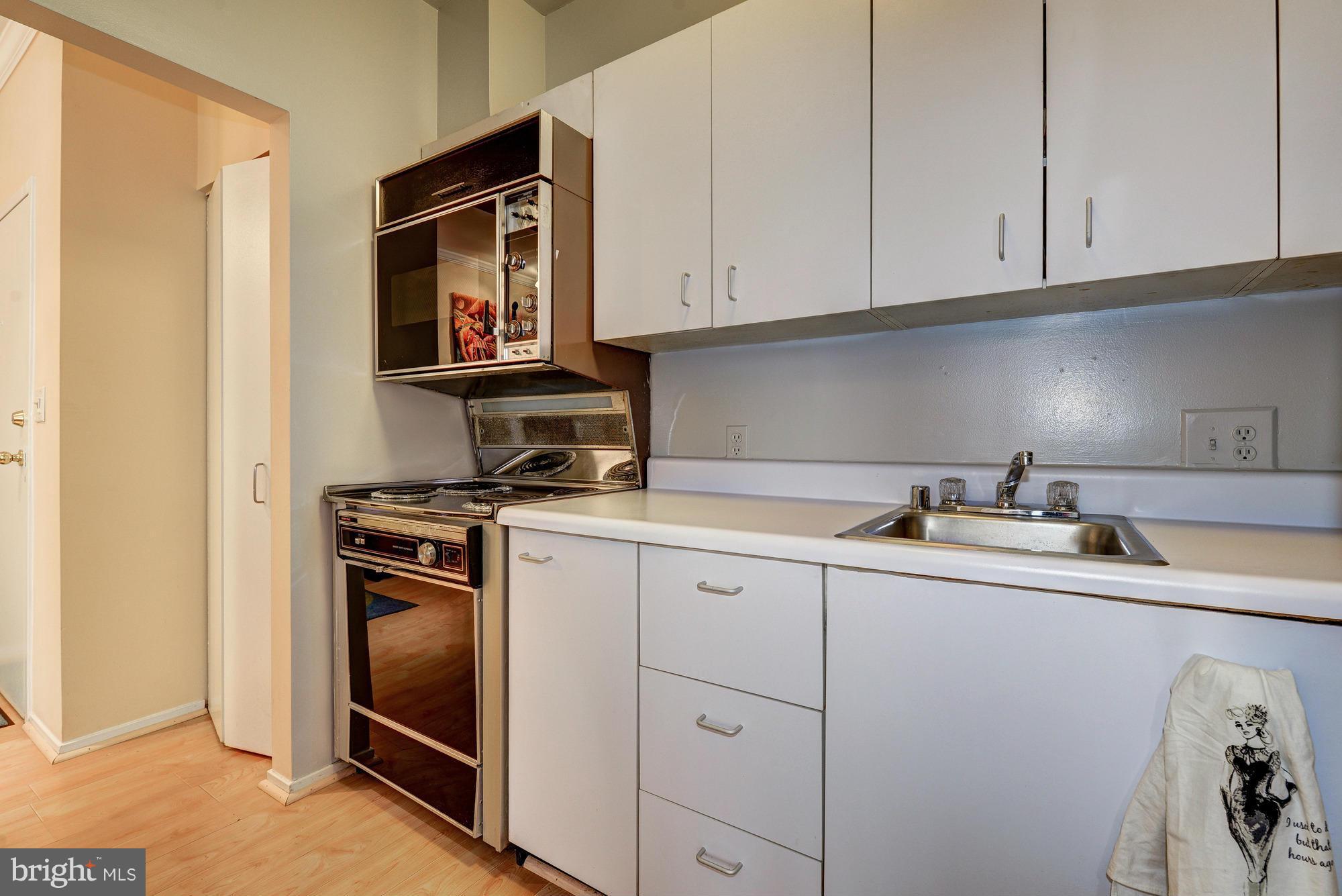 1844 Columbia Road Northwest, Unit 203 Washington, DC 20009 - Photo 14 of 15 Kitchen