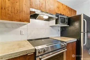 $220,000 | 15415 35th Avenue West, Unit A306, Lynnwood, WA 98087