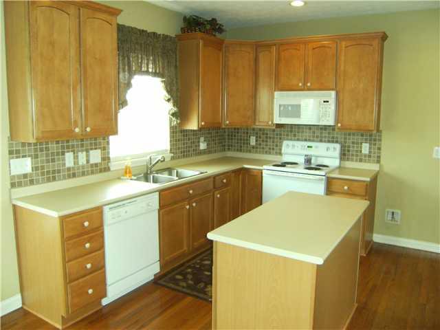 597 Georgetown Road Greenwood, IN 46142 - Photo 5 of 19 Gallery Image 5