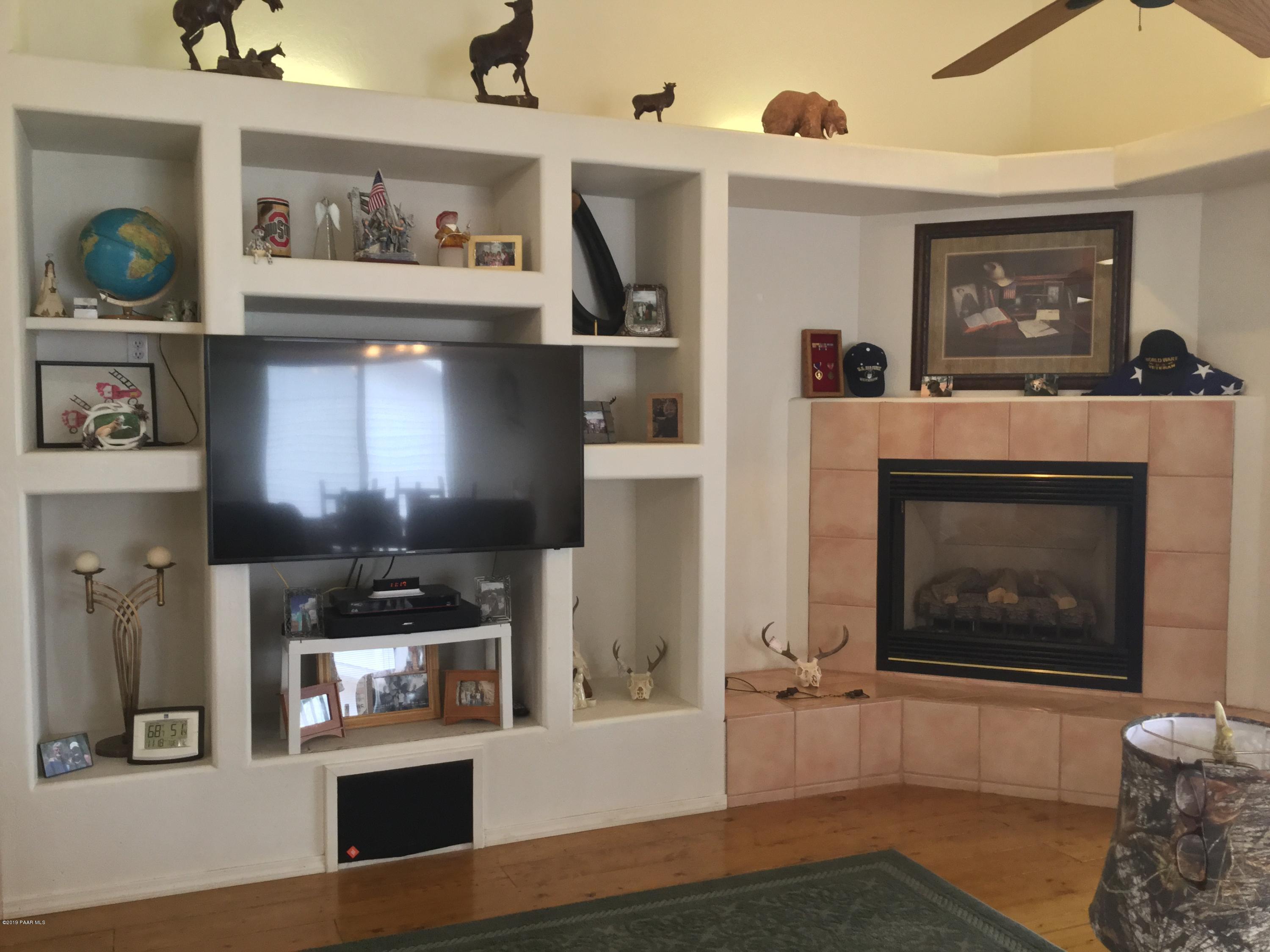 11579 Riata Way Dewey, AZ 86327 - Photo 5 of 25 Upstairs Living Room