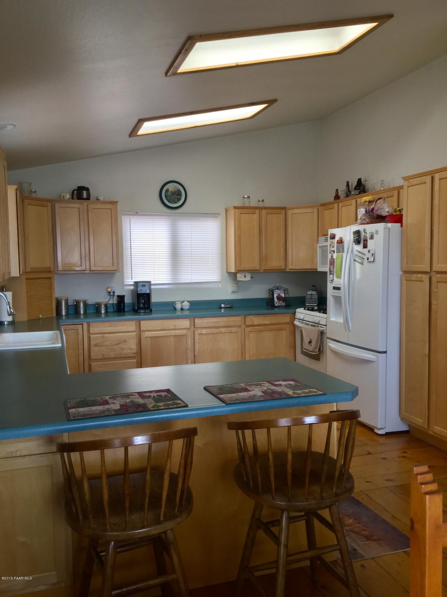 11579 Riata Way Dewey, AZ 86327 - Photo 7 of 25 Kitchen