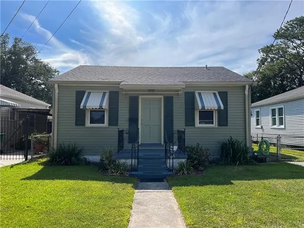 $2,250 | 620 Metairie Lawn Drive, Metairie, LA 70001