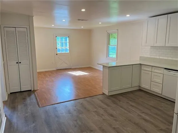 $2,250 | 620 Metairie Lawn Drive, Metairie, LA 70001