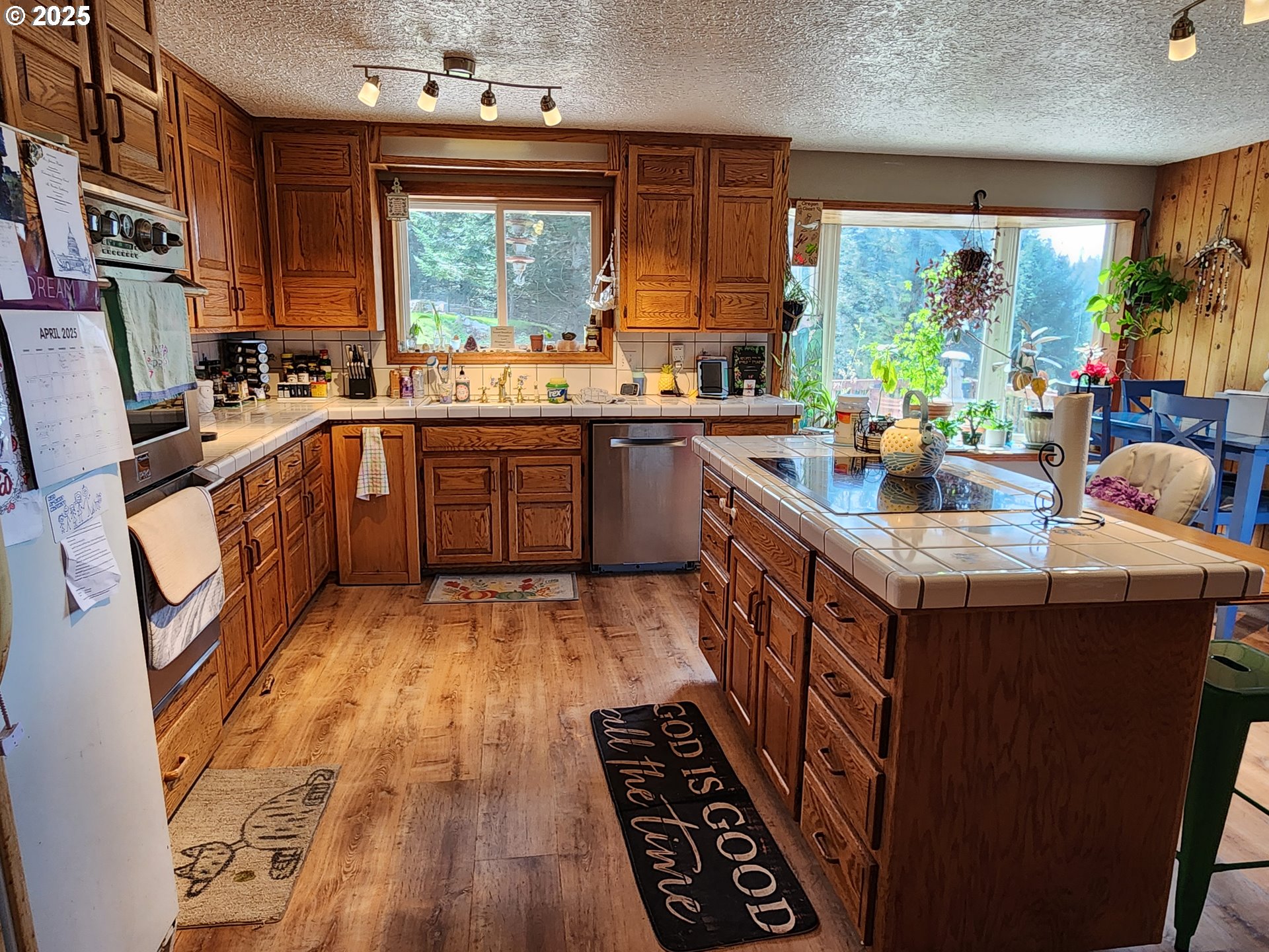 96512 Martin Ranch Road Brookings, OR 97415 - Photo 11 of 42 Family Room