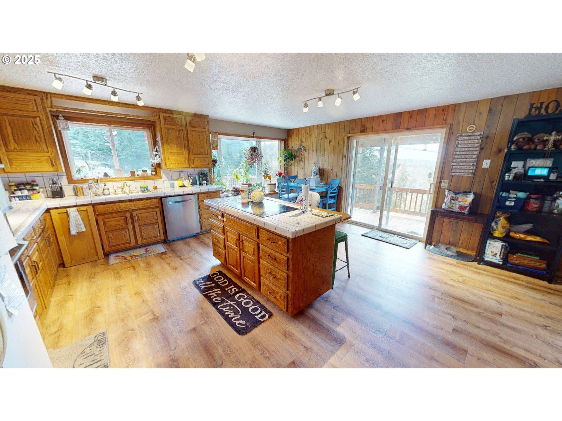 96512 Martin Ranch Road Brookings, OR 97415 - Photo 12 of 42 Primary Bedroom