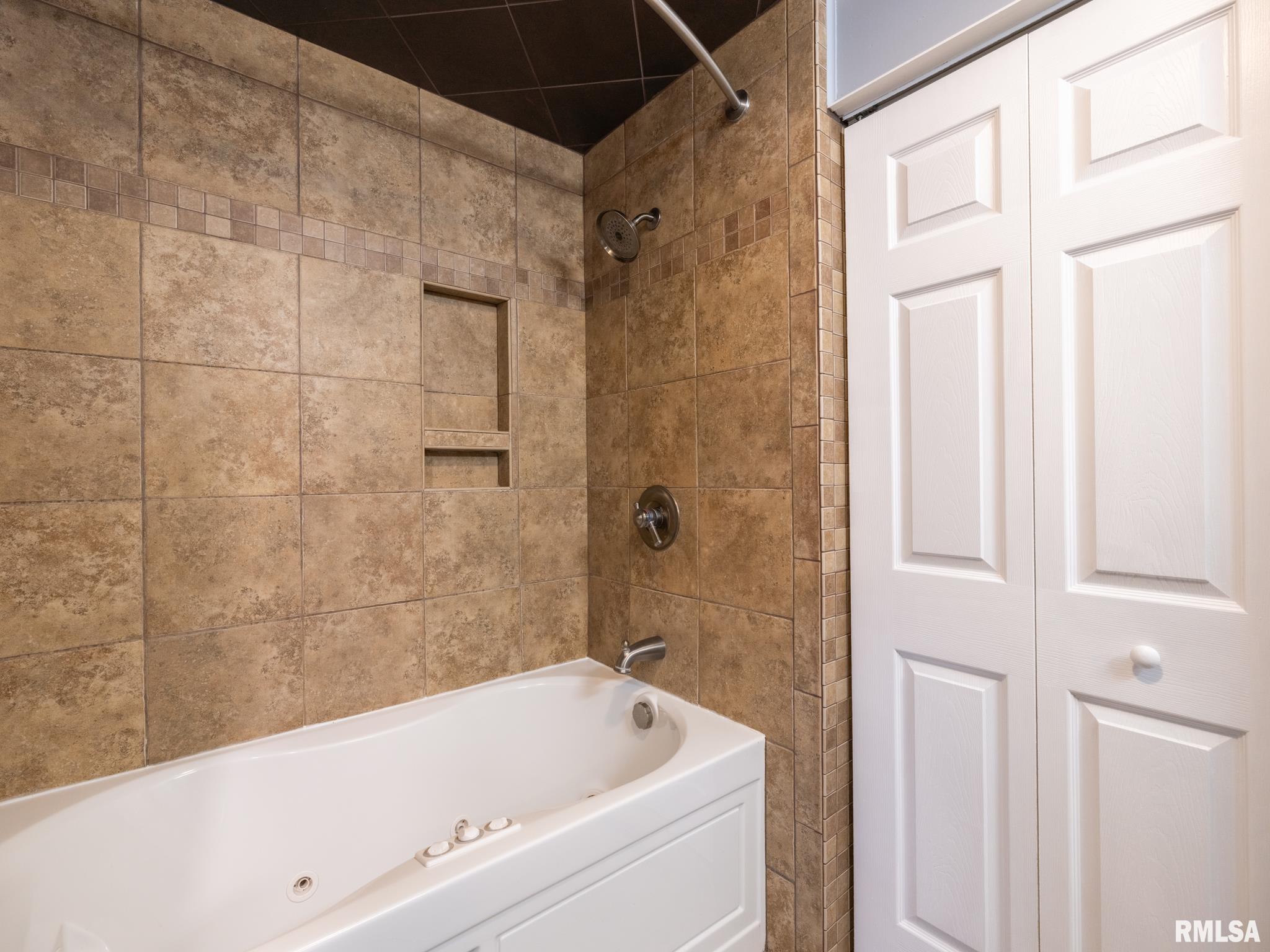 101 Durant Street Morton, IL 61550 - Photo 14 of 26