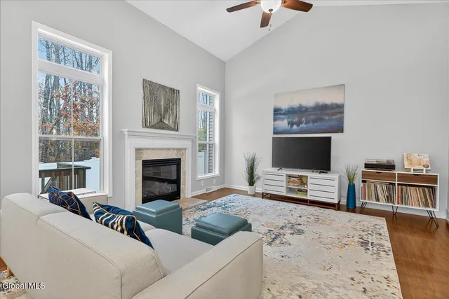 $469,900 | 8 A Macoun Drive, Halfmoon, NY 12065