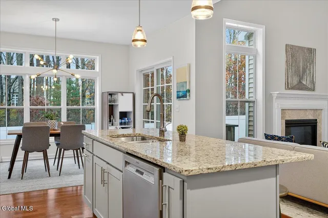 $469,900 | 8 A Macoun Drive, Halfmoon, NY 12065