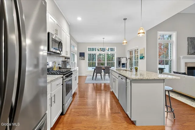 $469,900 | 8 A Macoun Drive, Halfmoon, NY 12065