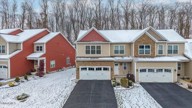 $469,900 | 8 A Macoun Drive, Halfmoon, NY 12065