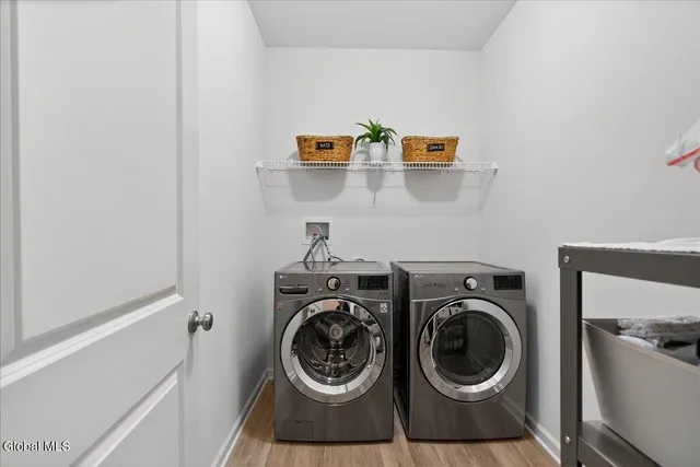 $469,900 | 8 A Macoun Drive, Halfmoon, NY 12065