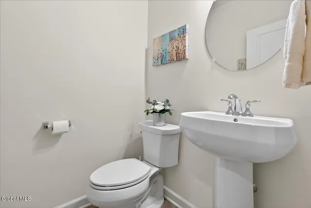 $469,900 | 8 A Macoun Drive, Halfmoon, NY 12065