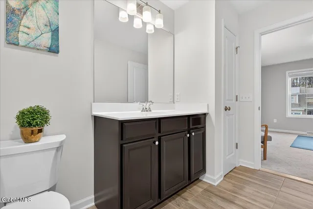 $469,900 | 8 A Macoun Drive, Halfmoon, NY 12065