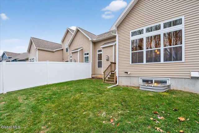 $469,900 | 8 A Macoun Drive, Halfmoon, NY 12065